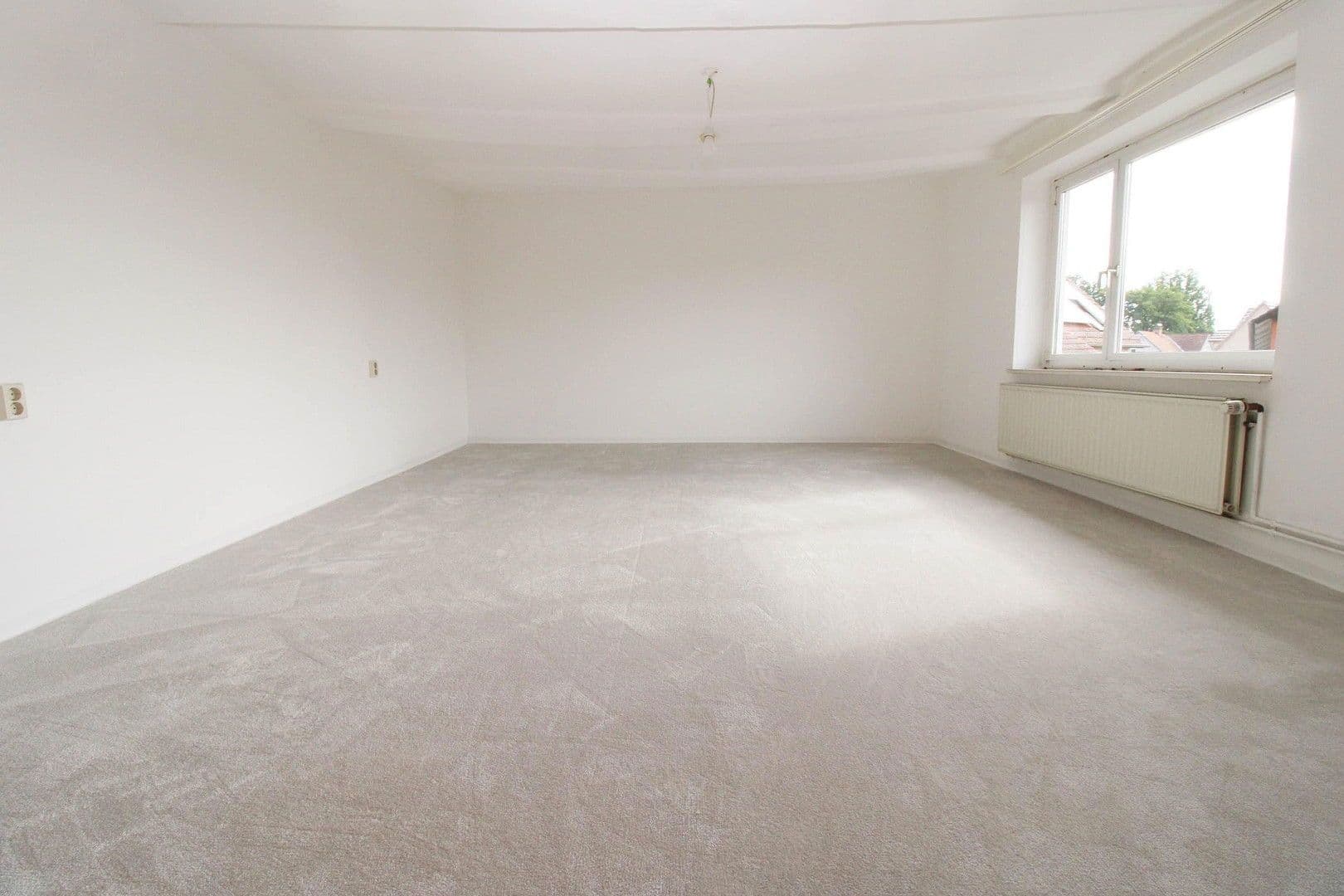 Prodej domu 310 m², pozemek 912 m², Morschen, Hessen Prodej domu 310 m², pozemek 912 m², Morschen, Hessen