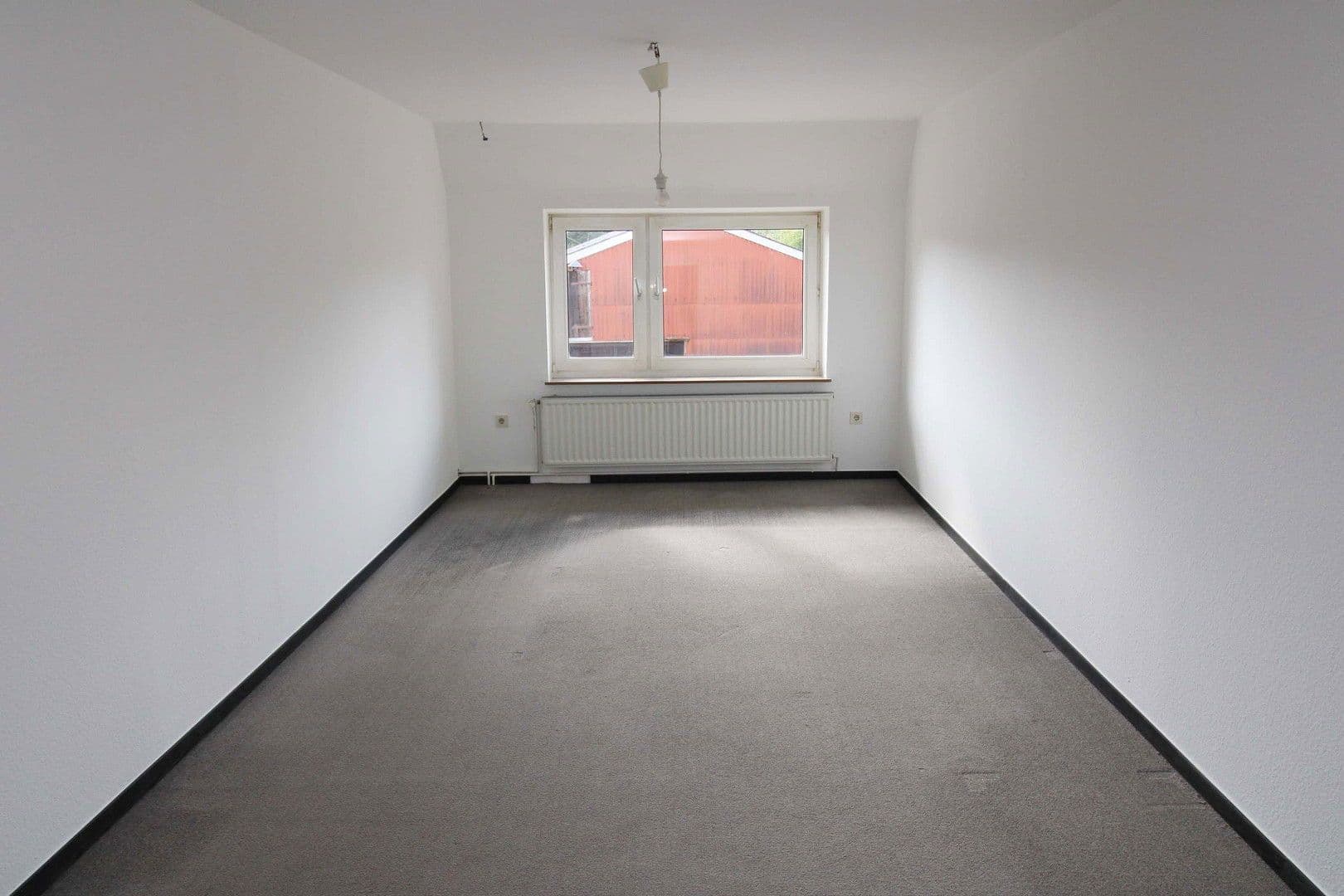 Prodej domu 310 m², pozemek 912 m², Morschen, Hessen Prodej domu 310 m², pozemek 912 m², Morschen, Hessen