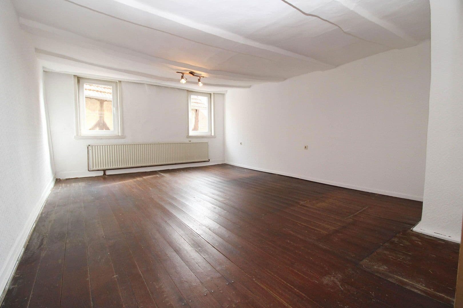 Prodej domu 310 m², pozemek 912 m², Morschen, Hessen Prodej domu 310 m², pozemek 912 m², Morschen, Hessen