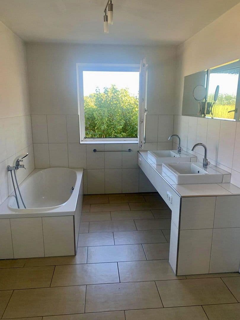 Prodej domu 260 m², pozemek 580 m², Eiselfing, Bavorsko Prodej domu 260 m², pozemek 580 m², Eiselfing, Bavorsko