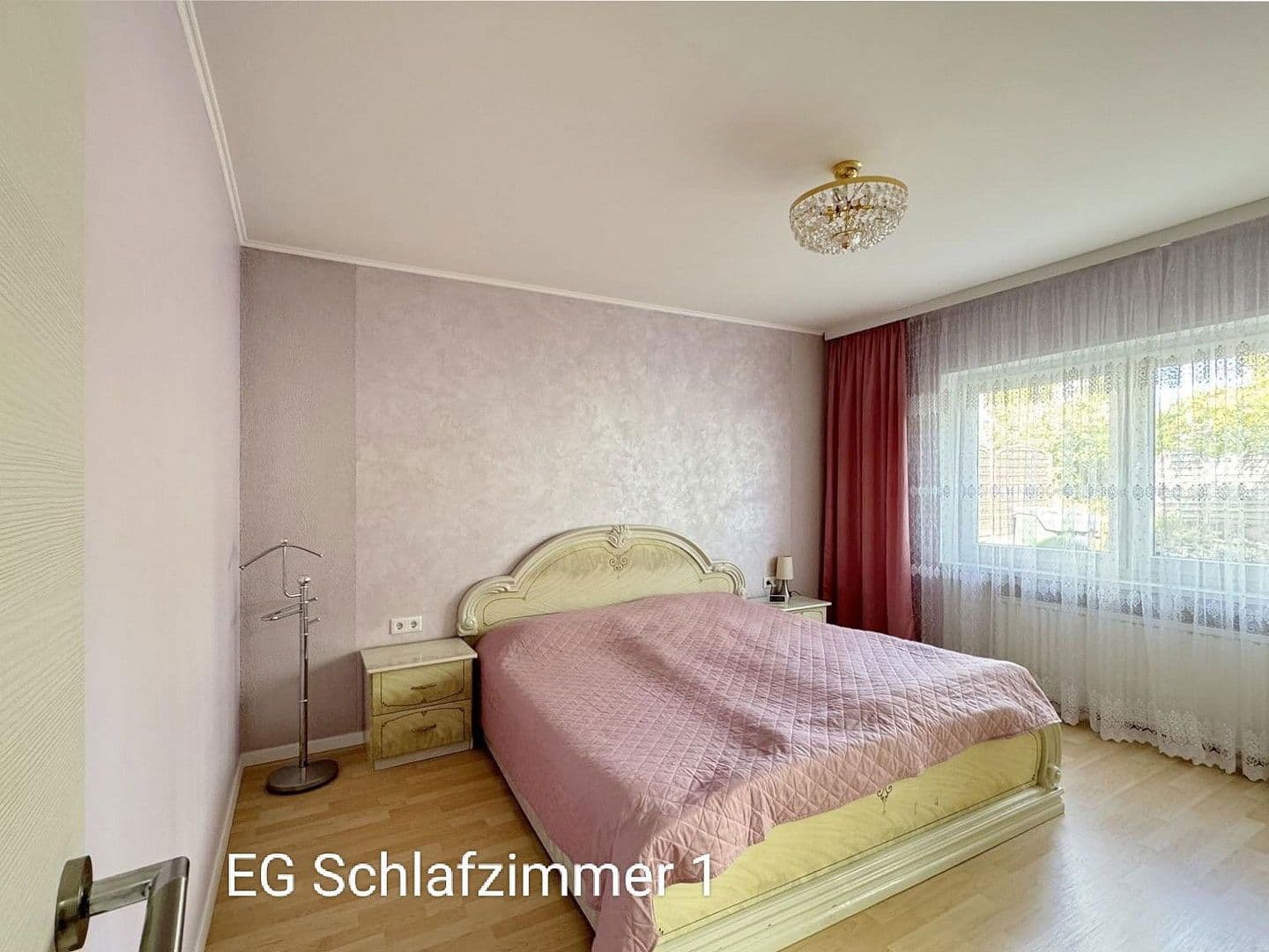 Prodej domu 207 m², pozemek 500 m², Stettiner Str 9, Bergneustadt, Severní Porýní-Vestfálsko Prodej domu 207 m², pozemek 500 m², Stettiner Str 9, Bergneustadt, Severní Porýní-Vestfálsko