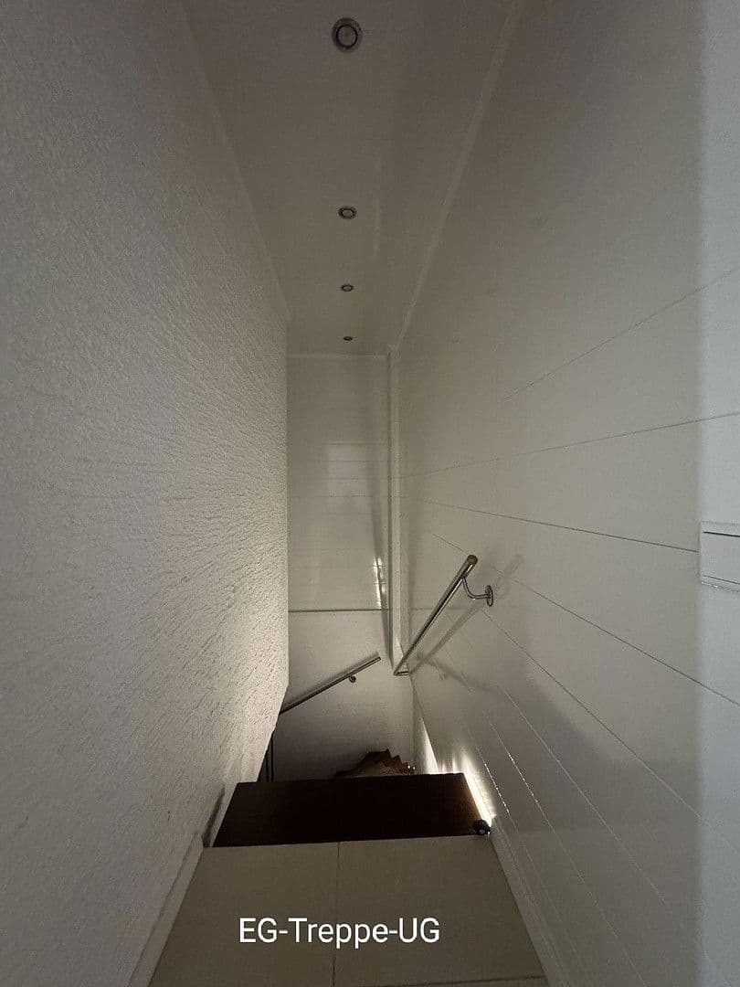 Prodej domu 207 m², pozemek 500 m², Stettiner Str 9, Bergneustadt, Severní Porýní-Vestfálsko Prodej domu 207 m², pozemek 500 m², Stettiner Str 9, Bergneustadt, Severní Porýní-Vestfálsko