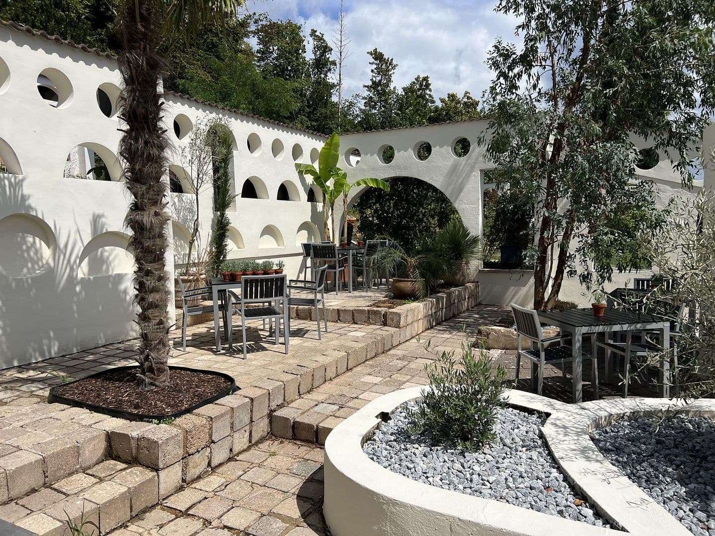 Prodej nebytového prostoru 3.500 m², Udostr. 72-74, Trier, Porýní-Falc Prodej nebytového prostoru 3.500 m², Udostr. 72-74, Trier, Porýní-Falc