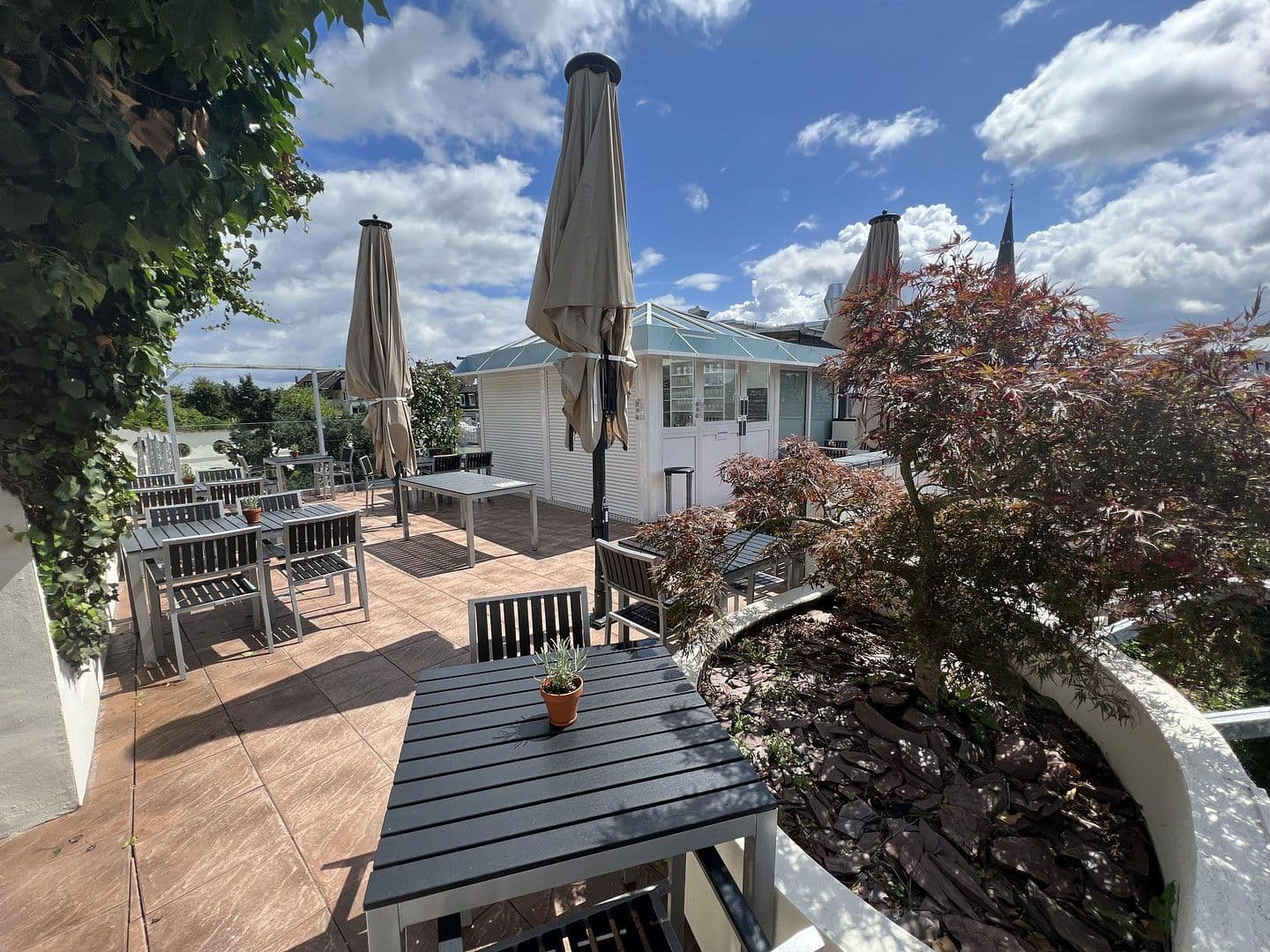 Prodej nebytového prostoru 3.500 m², Udostr. 72-74, Trier, Porýní-Falc Prodej nebytového prostoru 3.500 m², Udostr. 72-74, Trier, Porýní-Falc