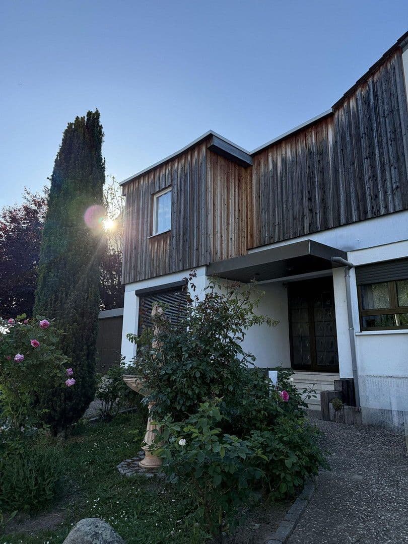 Prodej domu 293 m², pozemek 1.000 m², Nieder-Olm, Porýní-Falc Prodej domu 293 m², pozemek 1.000 m², Nieder-Olm, Porýní-Falc