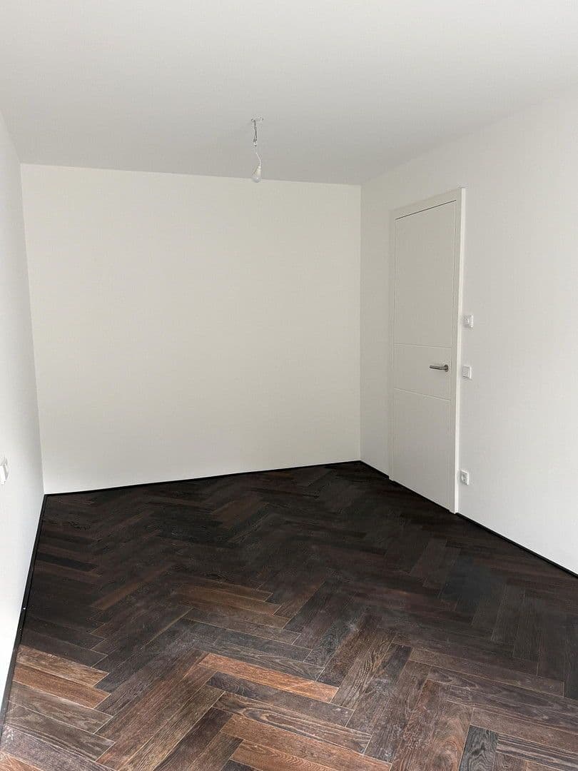 Pronájem bytu 2+1 68 m², Fürstenackerstraße 42, München - Solln, Bavorsko Pronájem bytu 2+1 68 m², Fürstenackerstraße 42, München - Solln, Bavorsko