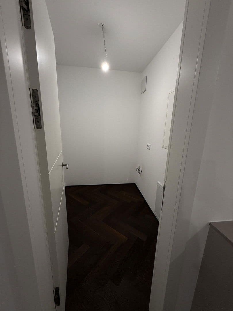 Pronájem bytu 2+1 68 m², Fürstenackerstraße 42, München - Solln, Bavorsko Pronájem bytu 2+1 68 m², Fürstenackerstraße 42, München - Solln, Bavorsko