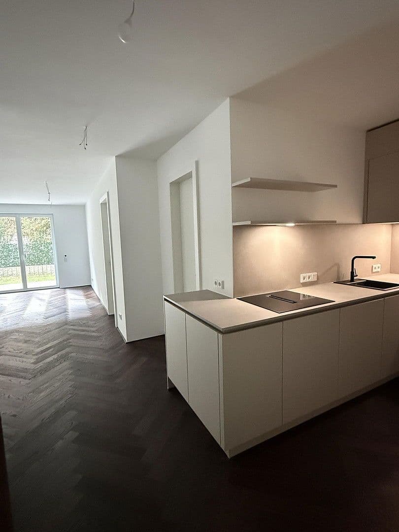 Pronájem bytu 2+1 68 m², Fürstenackerstraße 42, München - Solln, Bavorsko Pronájem bytu 2+1 68 m², Fürstenackerstraße 42, München - Solln, Bavorsko