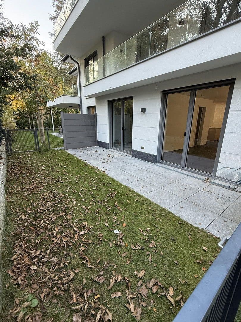 Pronájem bytu 2+1 68 m², Fürstenackerstraße 42, München - Solln, Bavorsko Pronájem bytu 2+1 68 m², Fürstenackerstraße 42, München - Solln, Bavorsko