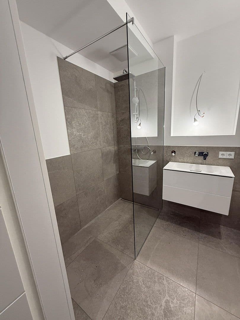 Pronájem bytu 2+1 68 m², Fürstenackerstraße 42, München - Solln, Bavorsko Pronájem bytu 2+1 68 m², Fürstenackerstraße 42, München - Solln, Bavorsko