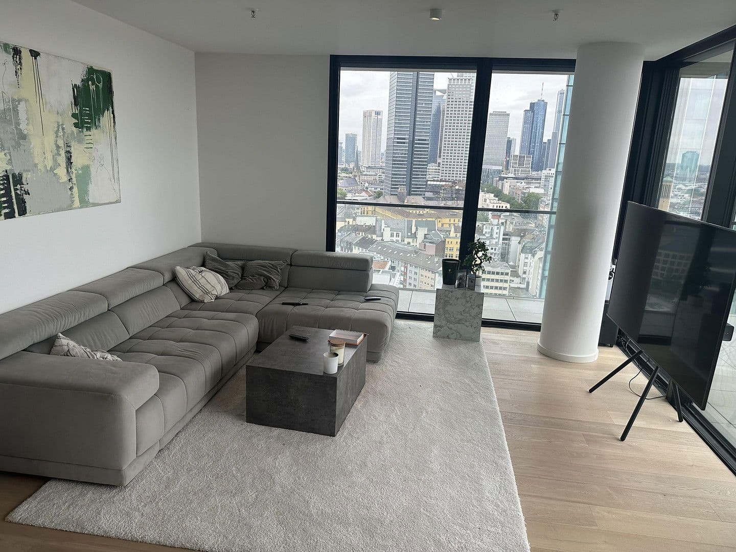 Pronájem bytu 3+1 94 m², Europa Allee 11, Frankfurt, Hessen Pronájem bytu 3+1 94 m², Europa Allee 11, Frankfurt, Hessen