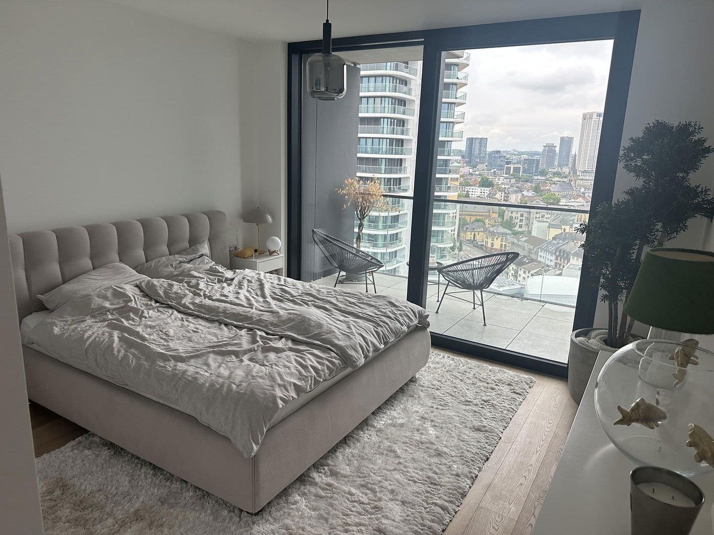 Pronájem bytu 3+1 94 m², Europa Allee 11, Frankfurt, Hessen Pronájem bytu 3+1 94 m², Europa Allee 11, Frankfurt, Hessen