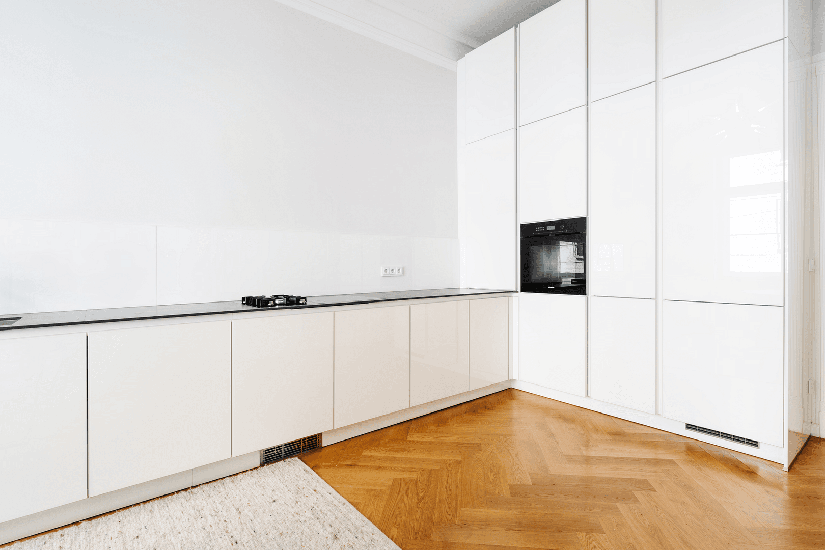 Pronájem bytu 5+1 165 m², Rumfordstraße 6, München, Bavorsko Pronájem bytu 5+1 165 m², Rumfordstraße 6, München, Bavorsko