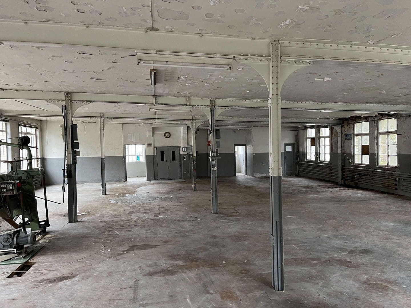 Prodej nebytového prostoru 2.763 m², Schiltachstraße 61 + 59, Schramberg, Bádensko-Württembersko Prodej nebytového prostoru 2.763 m², Schiltachstraße 61 + 59, Schramberg, Bádensko-Württembersko