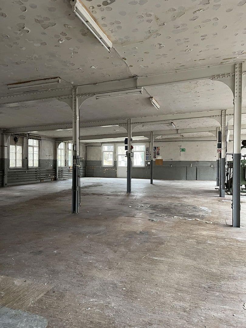 Prodej nebytového prostoru 2.763 m², Schiltachstraße 61 + 59, Schramberg, Bádensko-Württembersko Prodej nebytového prostoru 2.763 m², Schiltachstraße 61 + 59, Schramberg, Bádensko-Württembersko