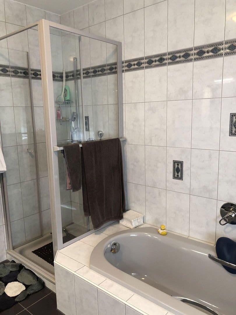 Prodej domu 233 m², pozemek 996 m², Schloßböckelheim, Porýní-Falc Prodej domu 233 m², pozemek 996 m², Schloßböckelheim, Porýní-Falc