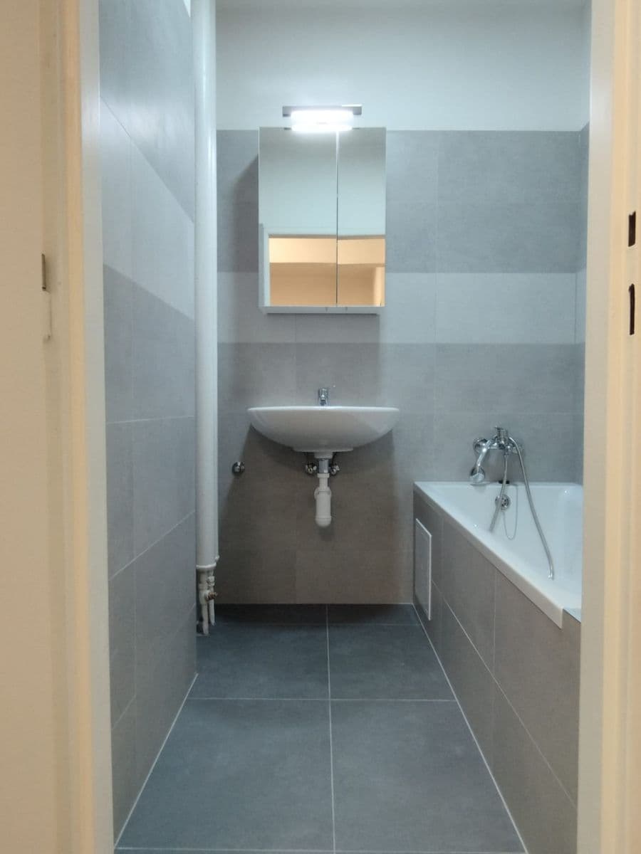 Pronájem bytu 1+1 78 m², Ruská, Praha, Praha Pronájem bytu 1+1 78 m², Ruská, Praha, Praha