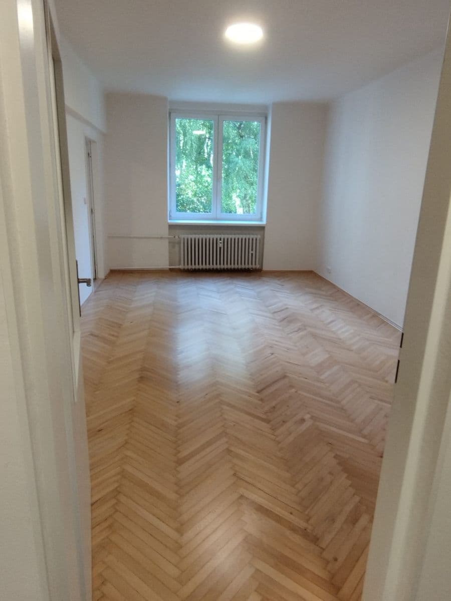 Pronájem bytu 1+1 78 m², Ruská, Praha, Praha Pronájem bytu 1+1 78 m², Ruská, Praha, Praha