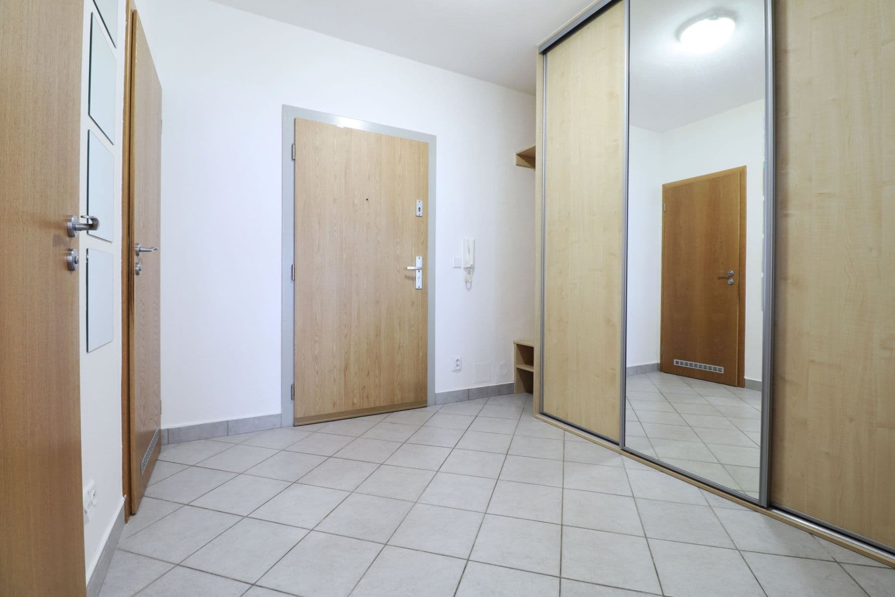 Pronájem bytu 2+kk 48 m², Poupětova, Praha, Praha Pronájem bytu 2+kk 48 m², Poupětova, Praha, Praha