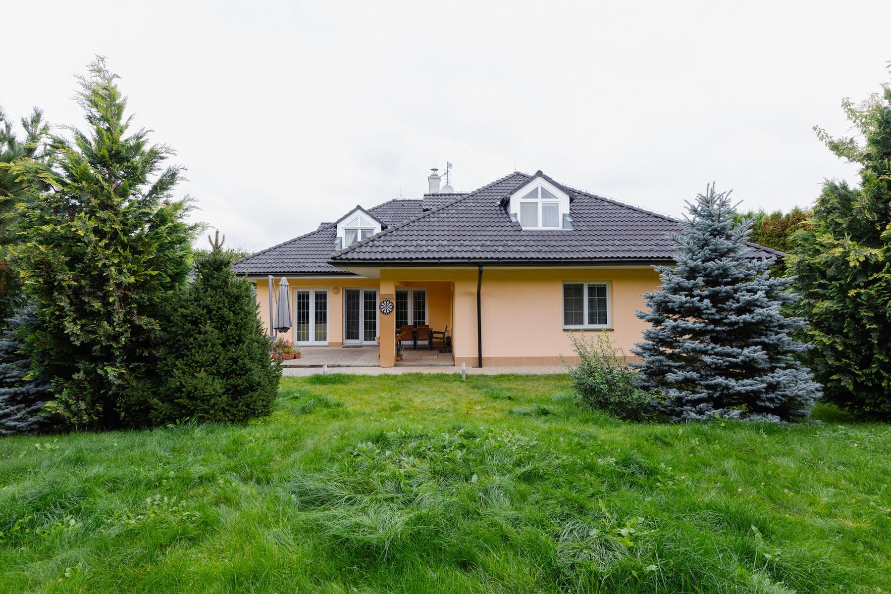 Prodej domu 274 m², pozemek 1.202 m², Karafiátová, Jesenice, Středočeský kraj Prodej domu 274 m², pozemek 1.202 m², Karafiátová, Jesenice, Středočeský kraj