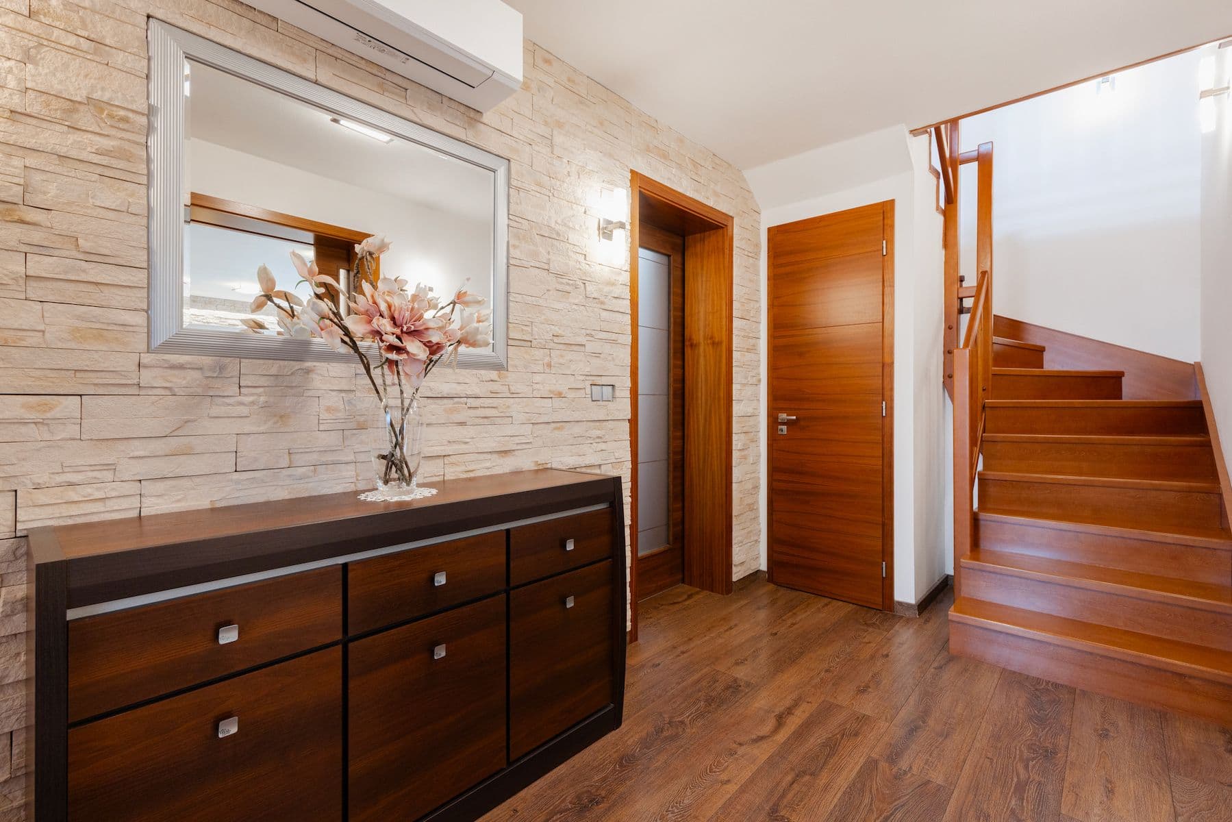 Prodej domu 274 m², pozemek 1.202 m², Karafiátová, Jesenice, Středočeský kraj Prodej domu 274 m², pozemek 1.202 m², Karafiátová, Jesenice, Středočeský kraj