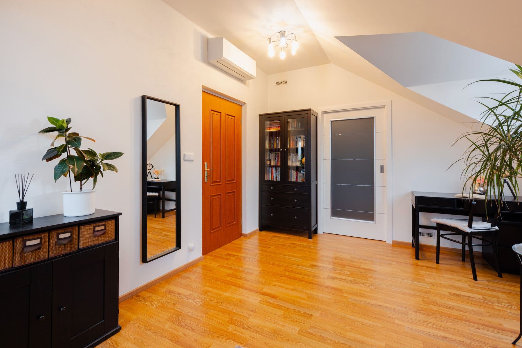 Prodej domu 274 m², pozemek 1.202 m², Karafiátová, Jesenice, Středočeský kraj Prodej domu 274 m², pozemek 1.202 m², Karafiátová, Jesenice, Středočeský kraj