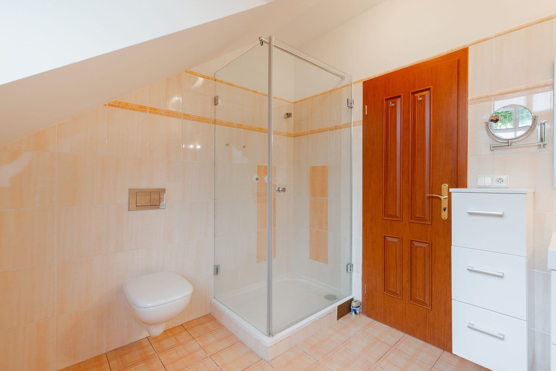 Prodej domu 274 m², pozemek 1.202 m², Karafiátová, Jesenice, Středočeský kraj Prodej domu 274 m², pozemek 1.202 m², Karafiátová, Jesenice, Středočeský kraj