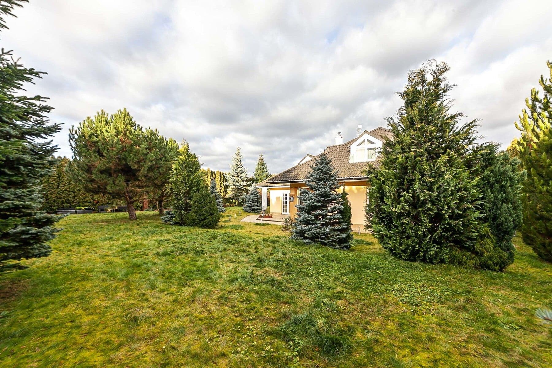 Prodej domu 274 m², pozemek 1.202 m², Karafiátová, Jesenice, Středočeský kraj Prodej domu 274 m², pozemek 1.202 m², Karafiátová, Jesenice, Středočeský kraj