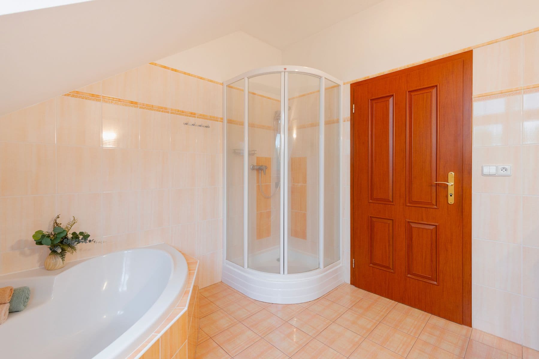 Prodej domu 274 m², pozemek 1.202 m², Karafiátová, Jesenice, Středočeský kraj Prodej domu 274 m², pozemek 1.202 m², Karafiátová, Jesenice, Středočeský kraj