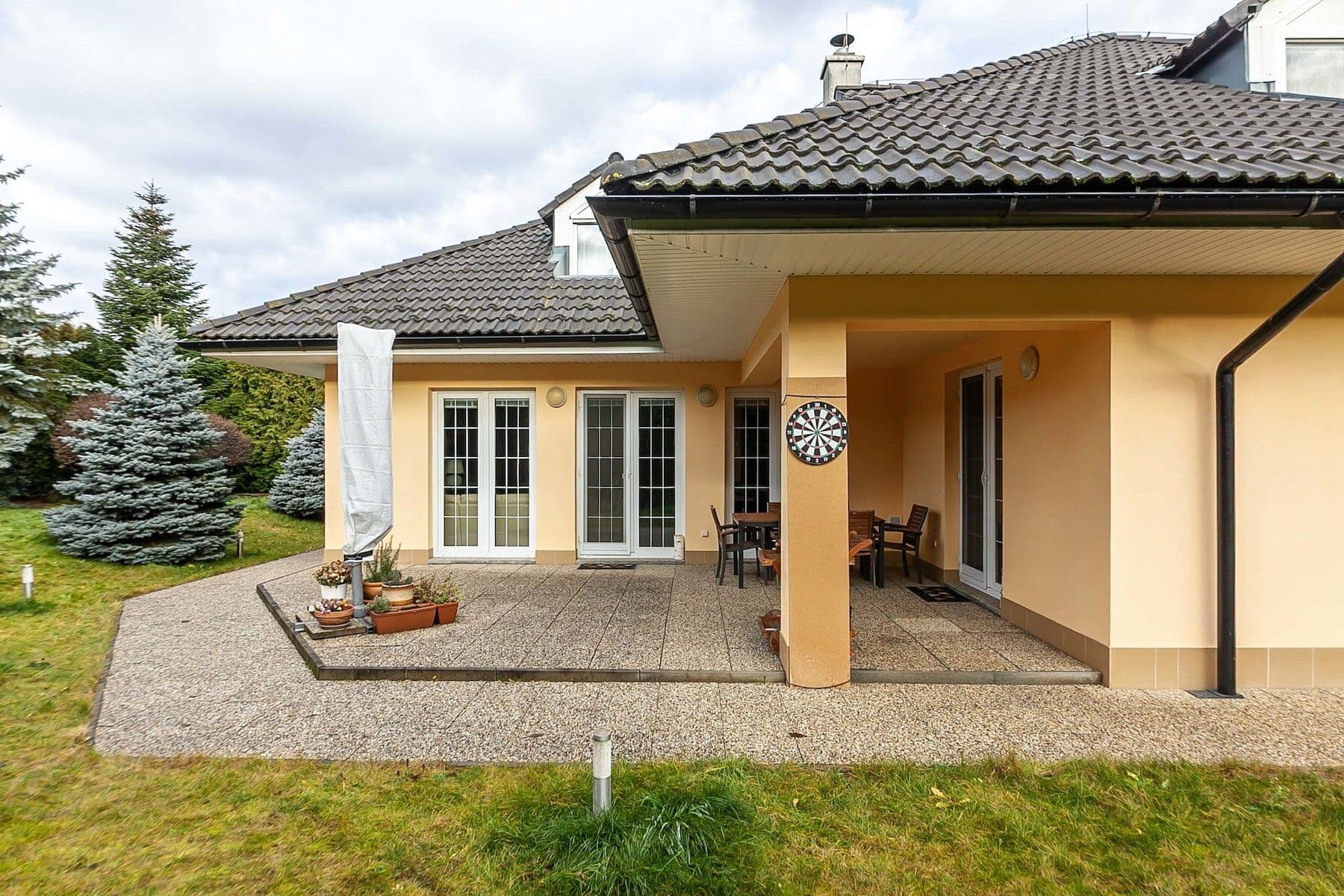 Prodej domu 274 m², pozemek 1.202 m², Karafiátová, Jesenice, Středočeský kraj Prodej domu 274 m², pozemek 1.202 m², Karafiátová, Jesenice, Středočeský kraj