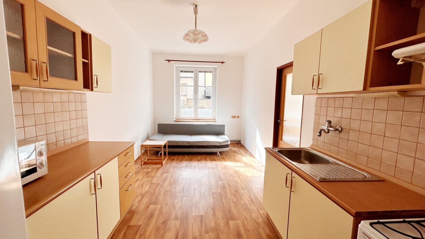 Pronájem bytu 1+1 47 m², S. K. Neumanna, Rakovník, Středočeský kraj Pronájem bytu 1+1 47 m², S. K. Neumanna, Rakovník, Středočeský kraj