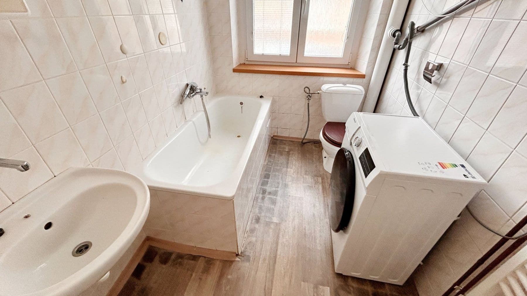 Pronájem bytu 1+1 47 m², S. K. Neumanna, Rakovník, Středočeský kraj Pronájem bytu 1+1 47 m², S. K. Neumanna, Rakovník, Středočeský kraj