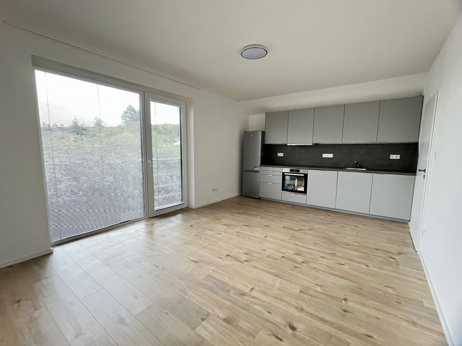 Pronájem bytu 3+kk 80 m², U nádraží, Mníšek pod Brdy, Středočeský kraj Pronájem bytu 3+kk 80 m², U nádraží, Mníšek pod Brdy, Středočeský kraj