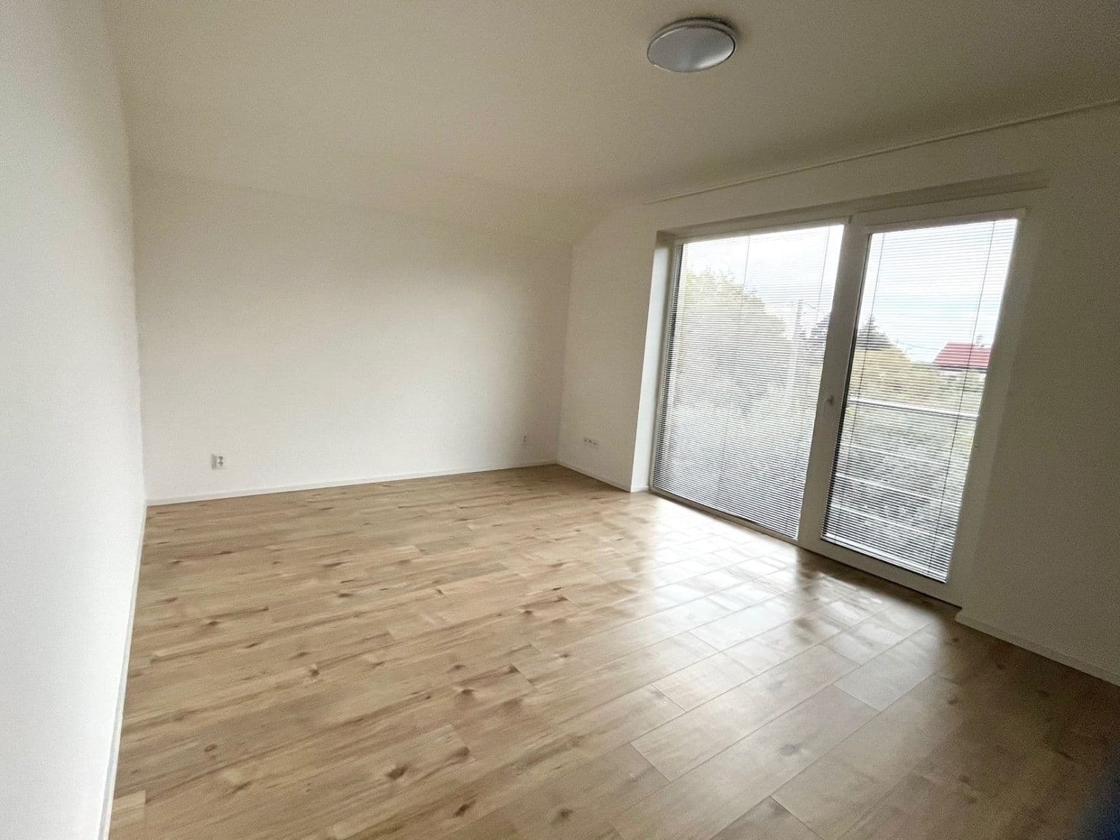 Pronájem bytu 3+kk 80 m², U nádraží, Mníšek pod Brdy, Středočeský kraj Pronájem bytu 3+kk 80 m², U nádraží, Mníšek pod Brdy, Středočeský kraj