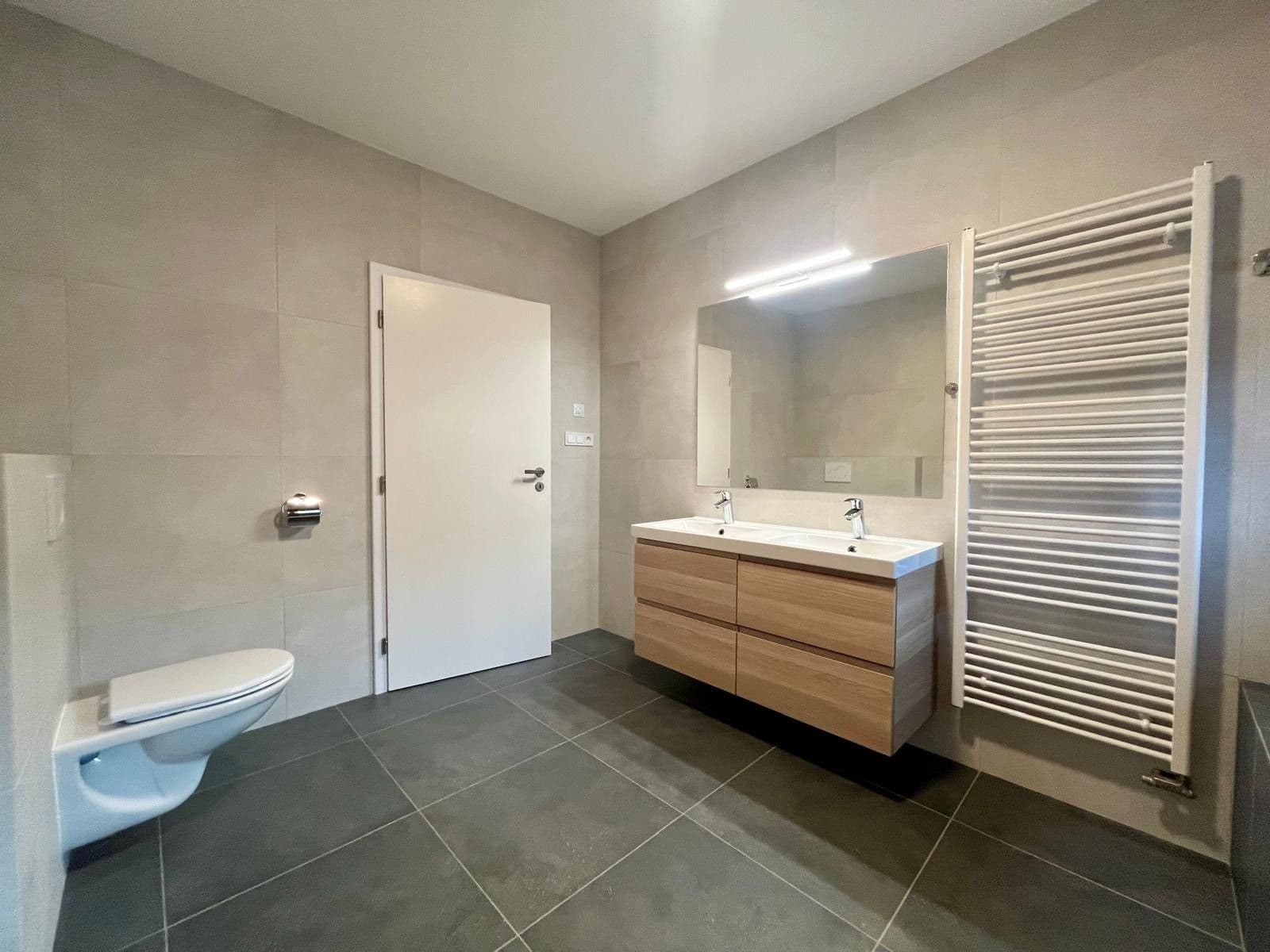 Pronájem bytu 3+kk 80 m², U nádraží, Mníšek pod Brdy, Středočeský kraj Pronájem bytu 3+kk 80 m², U nádraží, Mníšek pod Brdy, Středočeský kraj