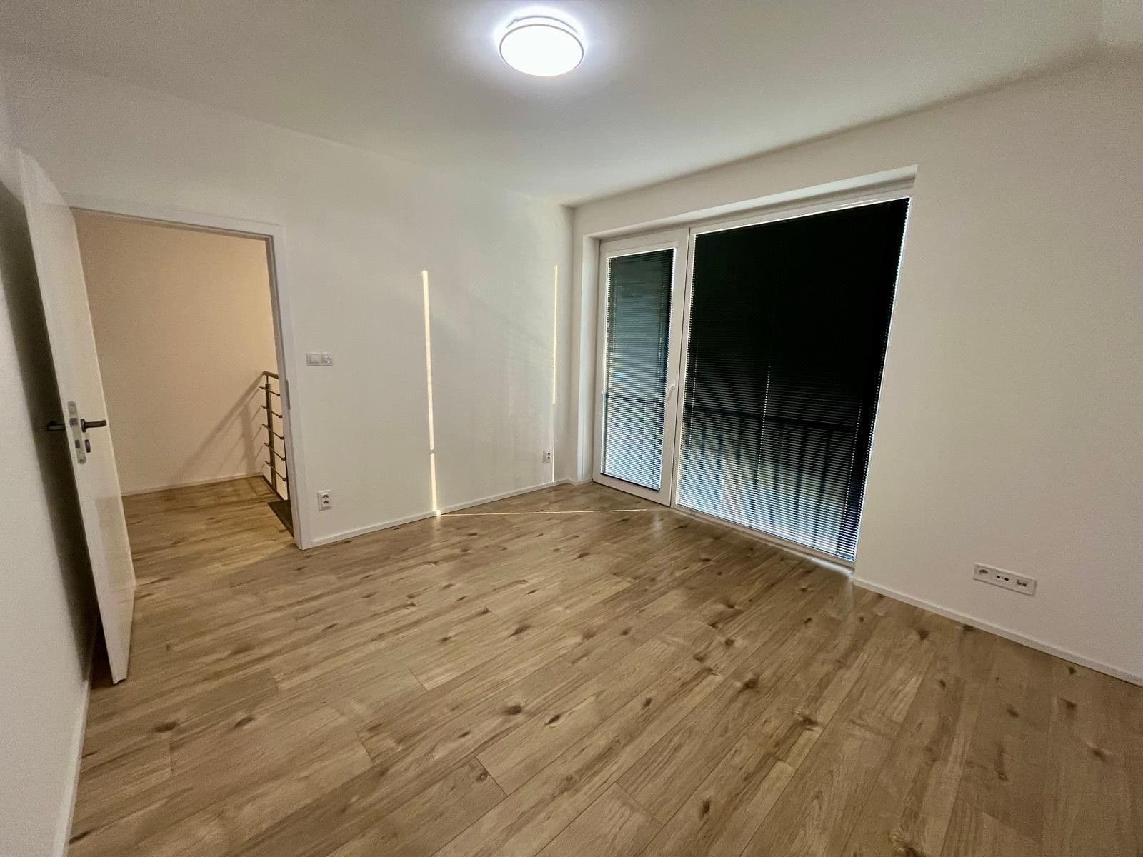Pronájem bytu 3+kk 80 m², U nádraží, Mníšek pod Brdy, Středočeský kraj Pronájem bytu 3+kk 80 m², U nádraží, Mníšek pod Brdy, Středočeský kraj