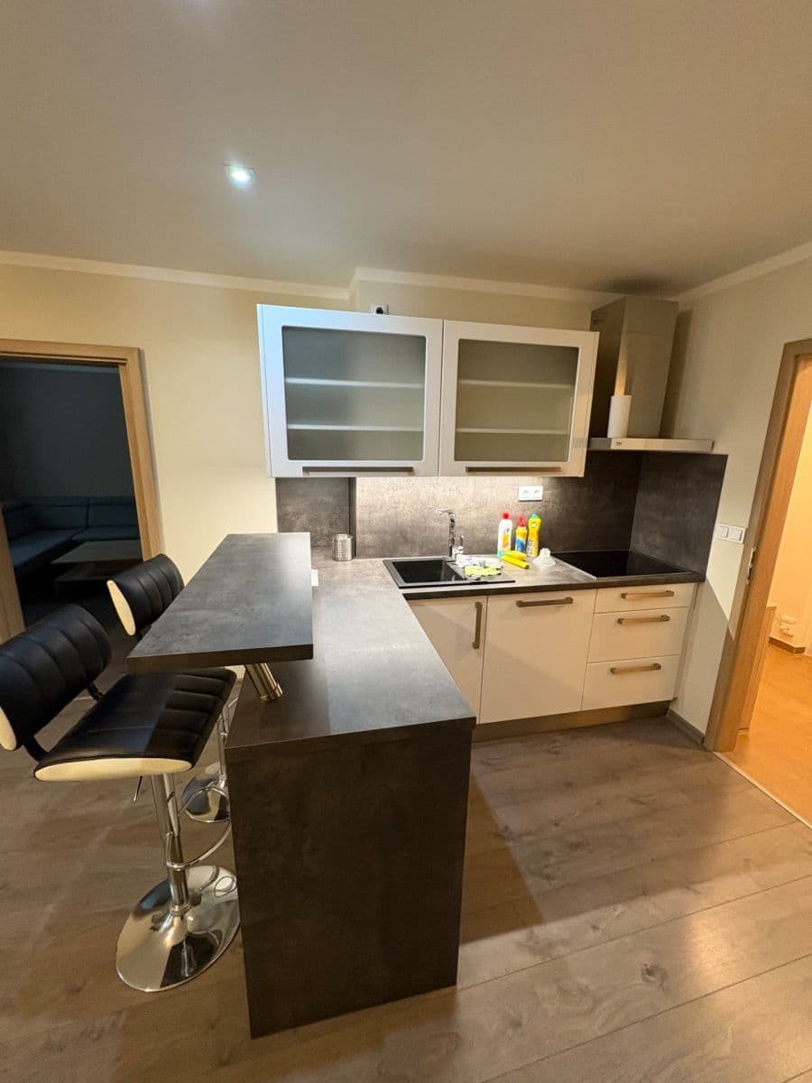 Pronájem bytu 2+kk 50 m², Na Vlnovce, Ústí nad Labem, Ústecký kraj Pronájem bytu 2+kk 50 m², Na Vlnovce, Ústí nad Labem, Ústecký kraj