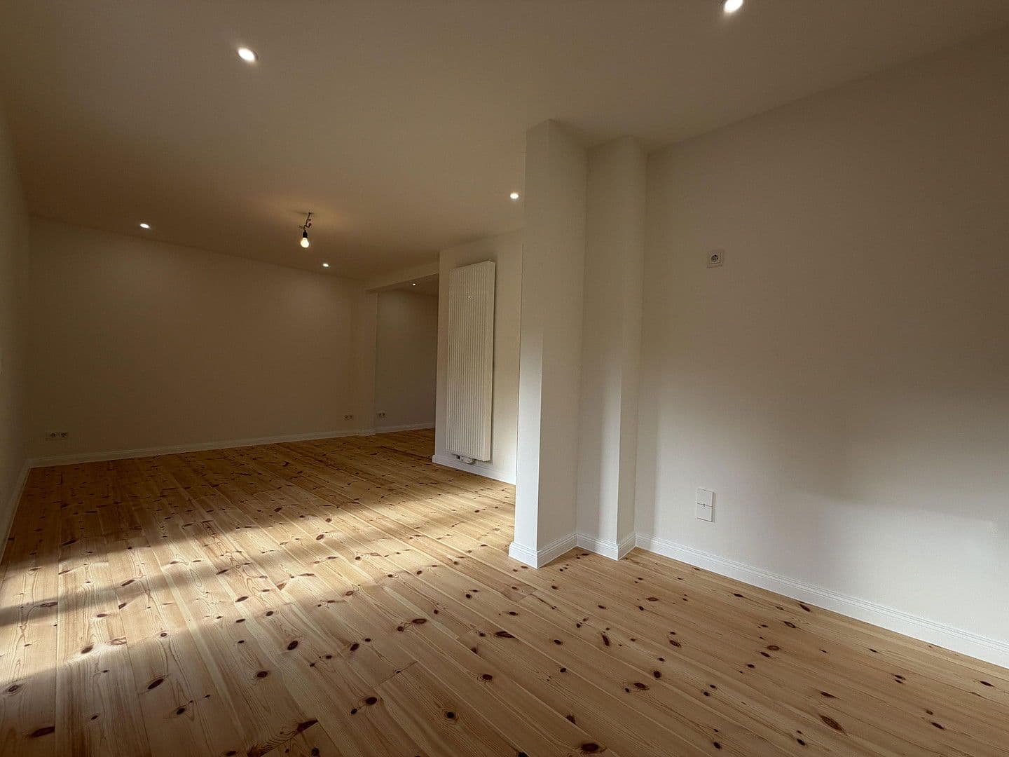 Prodej domu 156 m², pozemek 355 m², Truchseßstr. 95, Bonn, Severní Porýní-Vestfálsko Prodej domu 156 m², pozemek 355 m², Truchseßstr. 95, Bonn, Severní Porýní-Vestfálsko