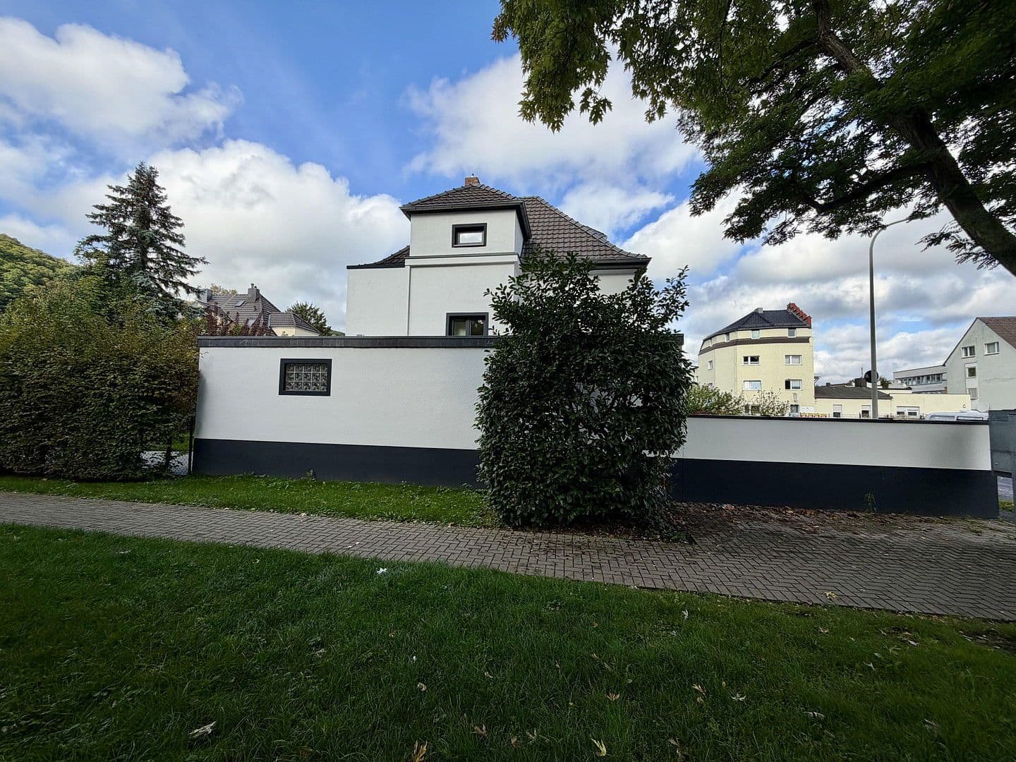 Prodej domu 156 m², pozemek 355 m², Truchseßstr. 95, Bonn, Severní Porýní-Vestfálsko Prodej domu 156 m², pozemek 355 m², Truchseßstr. 95, Bonn, Severní Porýní-Vestfálsko