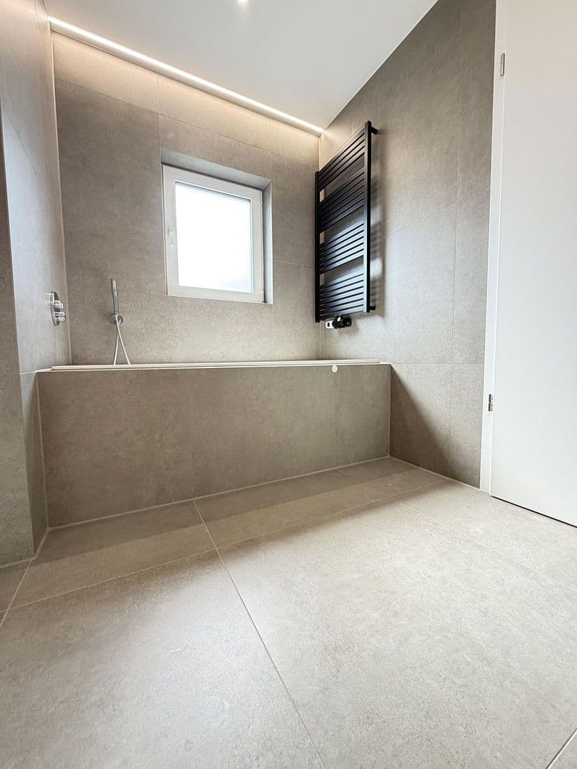 Prodej domu 156 m², pozemek 355 m², Truchseßstr. 95, Bonn, Severní Porýní-Vestfálsko Prodej domu 156 m², pozemek 355 m², Truchseßstr. 95, Bonn, Severní Porýní-Vestfálsko