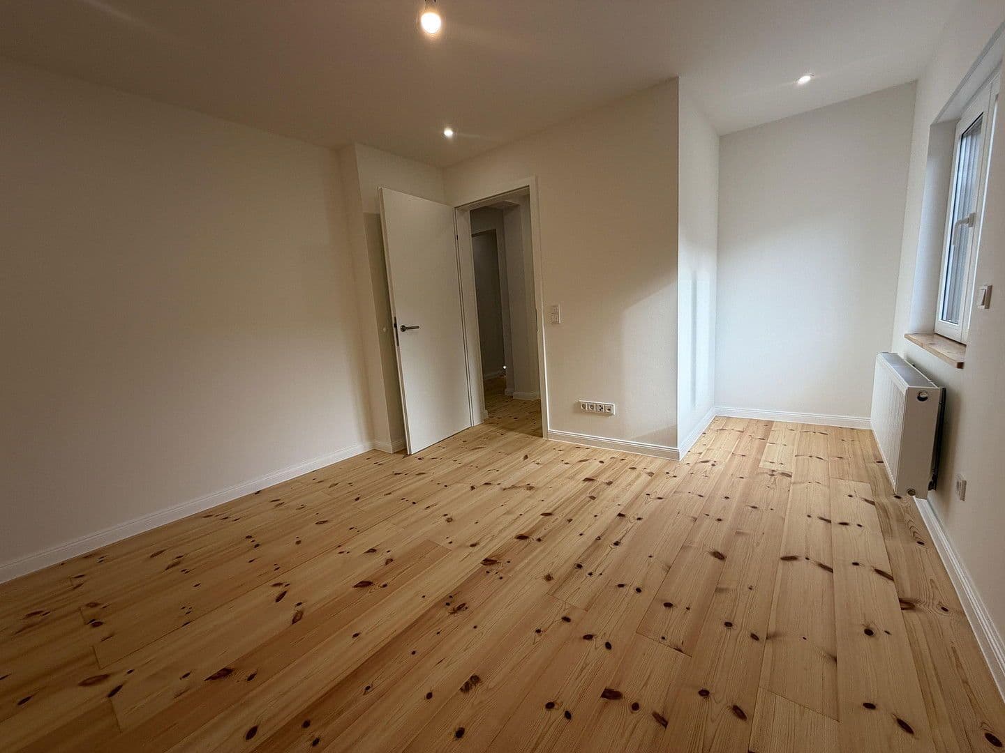 Prodej domu 156 m², pozemek 355 m², Truchseßstr. 95, Bonn, Severní Porýní-Vestfálsko Prodej domu 156 m², pozemek 355 m², Truchseßstr. 95, Bonn, Severní Porýní-Vestfálsko