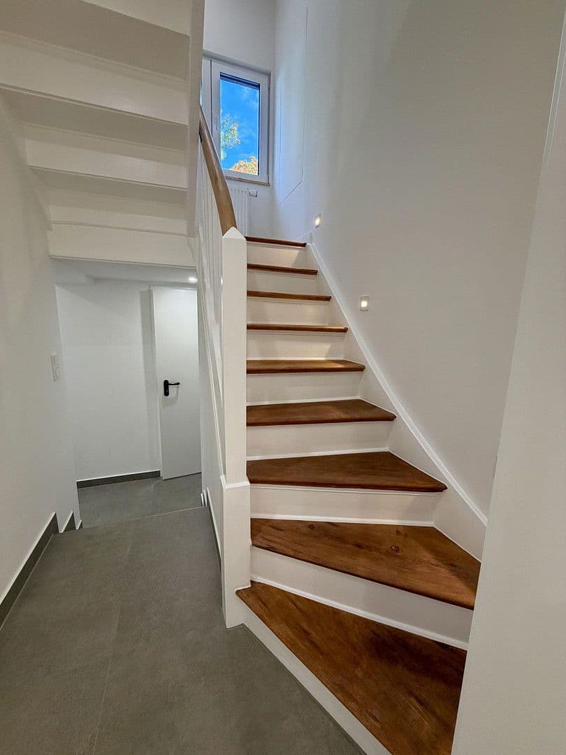 Prodej domu 156 m², pozemek 355 m², Truchseßstr. 95, Bonn, Severní Porýní-Vestfálsko Prodej domu 156 m², pozemek 355 m², Truchseßstr. 95, Bonn, Severní Porýní-Vestfálsko