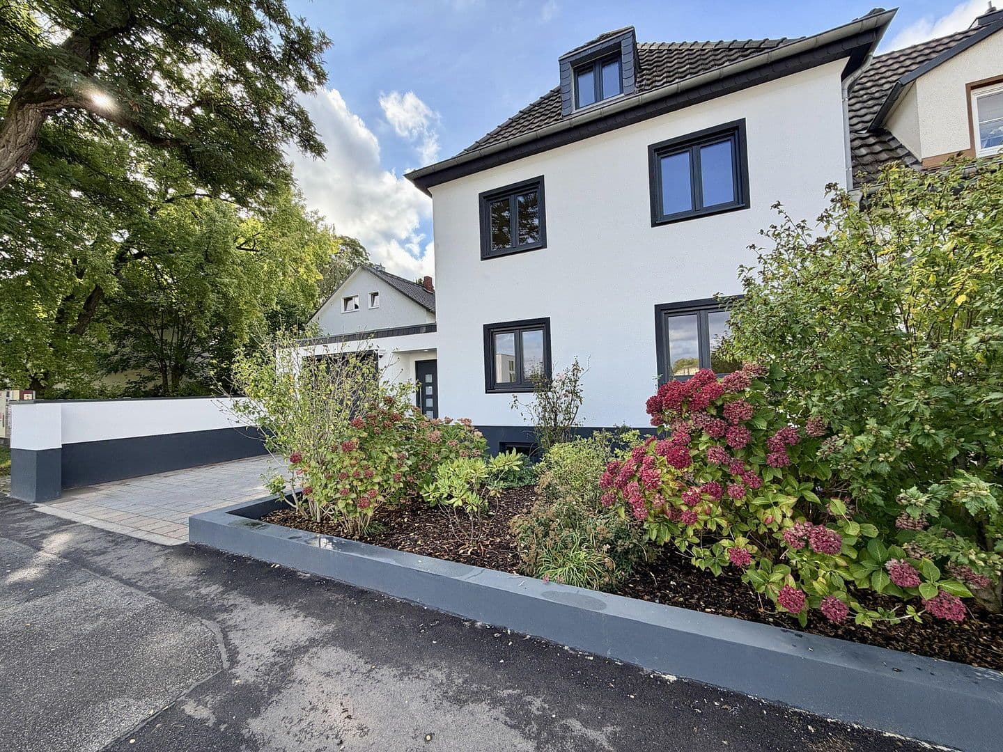 Prodej domu 156 m², pozemek 355 m², Truchseßstr. 95, Bonn, Severní Porýní-Vestfálsko Prodej domu 156 m², pozemek 355 m², Truchseßstr. 95, Bonn, Severní Porýní-Vestfálsko