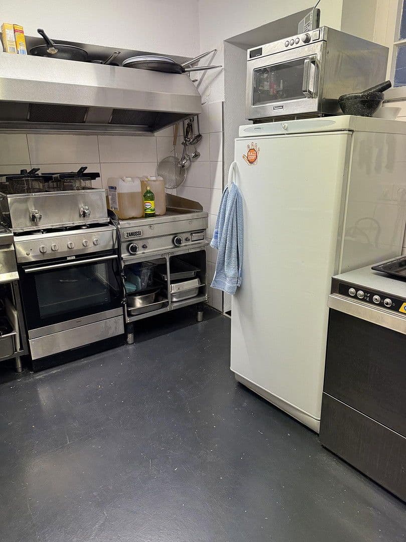Prodej domu 298 m², pozemek 195 m², Meschede, Severní Porýní-Vestfálsko Prodej domu 298 m², pozemek 195 m², Meschede, Severní Porýní-Vestfálsko