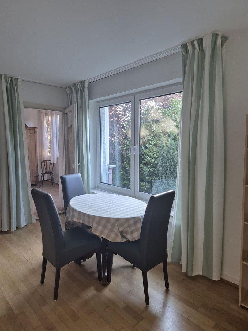 Pronájem bytu 2+1 45 m², Bonn Bad Godesberg, Severní Porýní-Vestfálsko Pronájem bytu 2+1 45 m², Bonn Bad Godesberg, Severní Porýní-Vestfálsko
