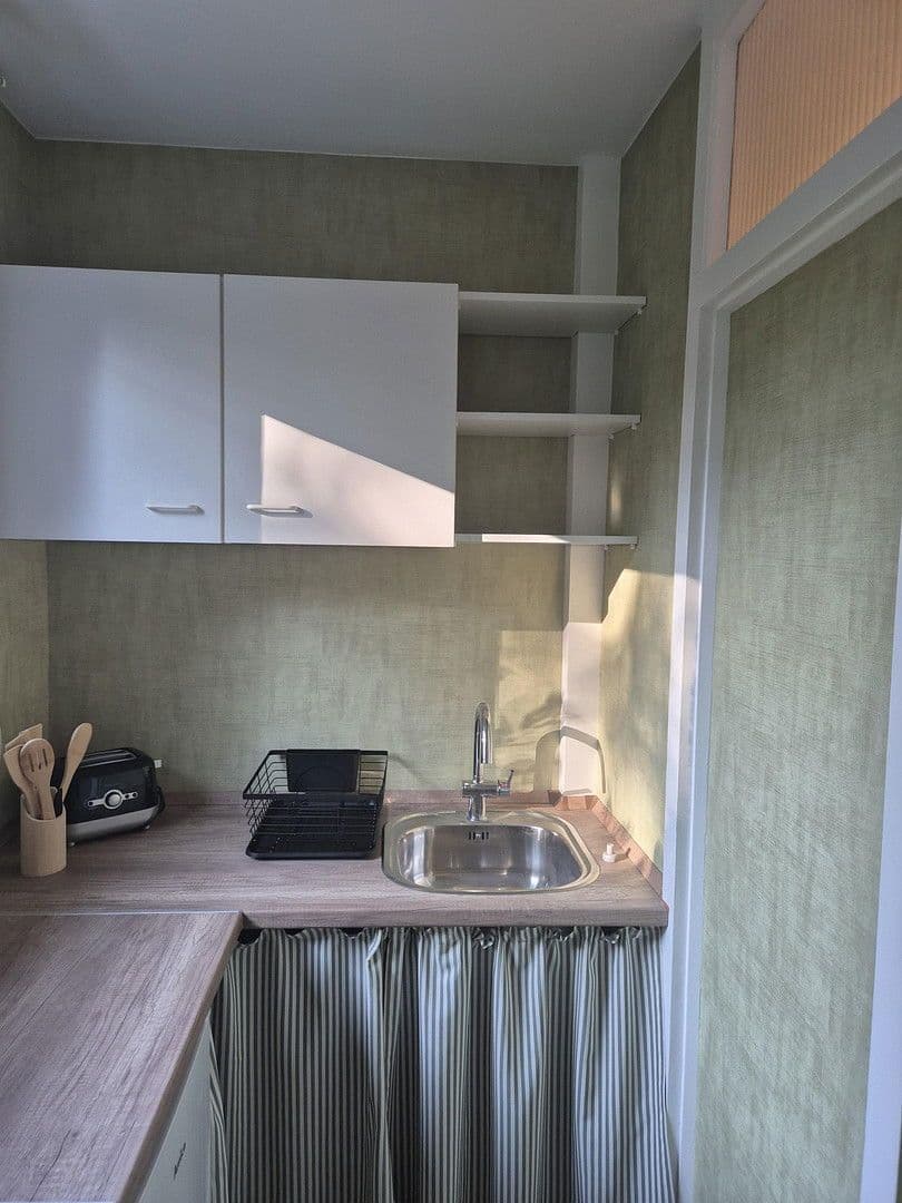 Pronájem bytu 2+1 45 m², Bonn Bad Godesberg, Severní Porýní-Vestfálsko Pronájem bytu 2+1 45 m², Bonn Bad Godesberg, Severní Porýní-Vestfálsko