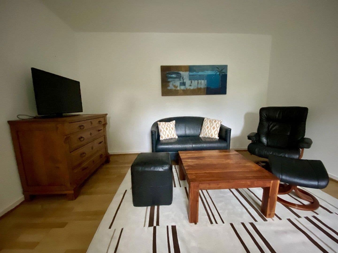 Pronájem bytu 2+1 45 m², Bonn Bad Godesberg, Severní Porýní-Vestfálsko Pronájem bytu 2+1 45 m², Bonn Bad Godesberg, Severní Porýní-Vestfálsko