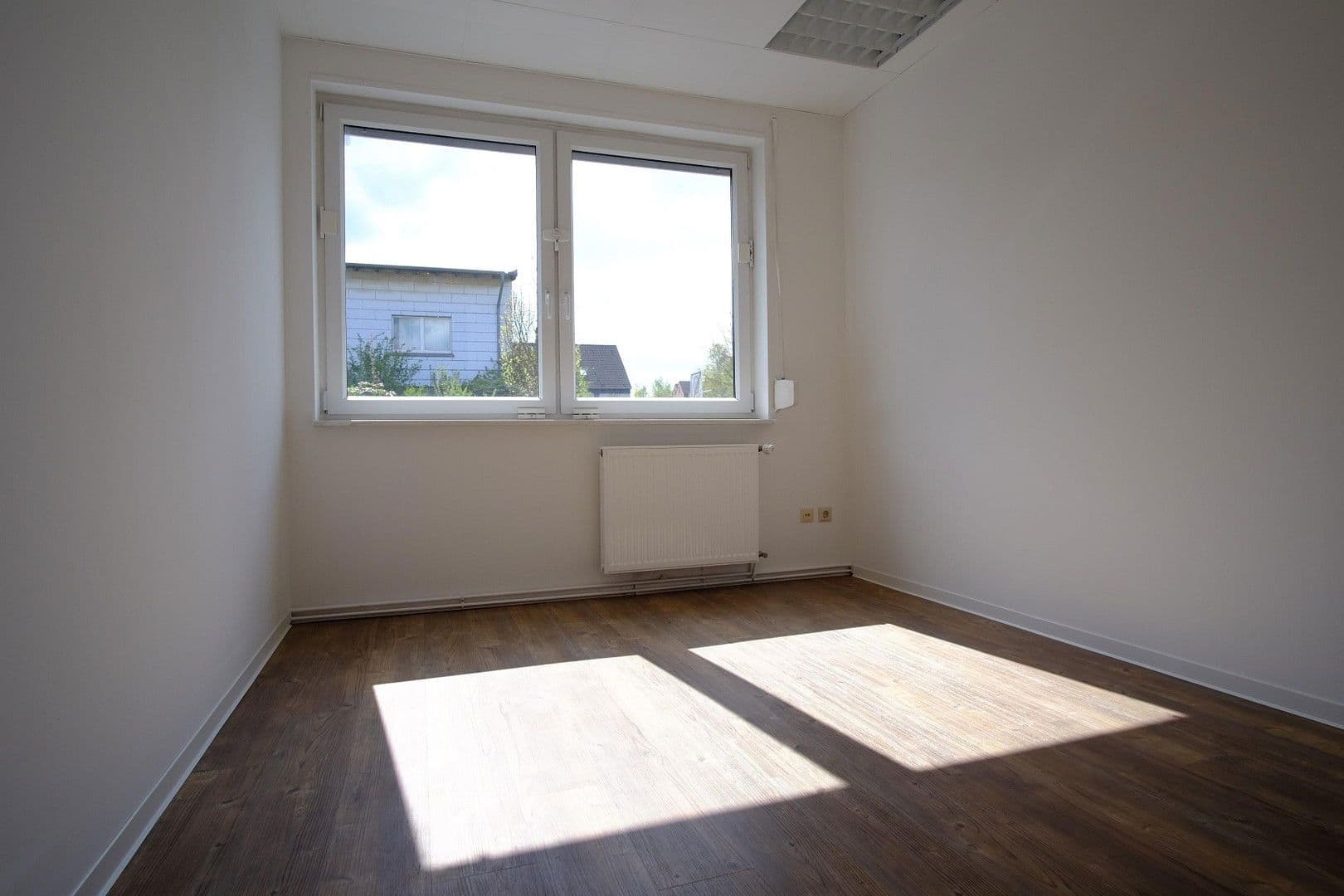 Pronájem nebytového prostoru 437 m², Westendorfstr. 41, Dortmund - Aplerbeck, Severní Porýní-Vestfálsko Pronájem nebytového prostoru 437 m², Westendorfstr. 41, Dortmund - Aplerbeck, Severní Porýní-Vestfálsko