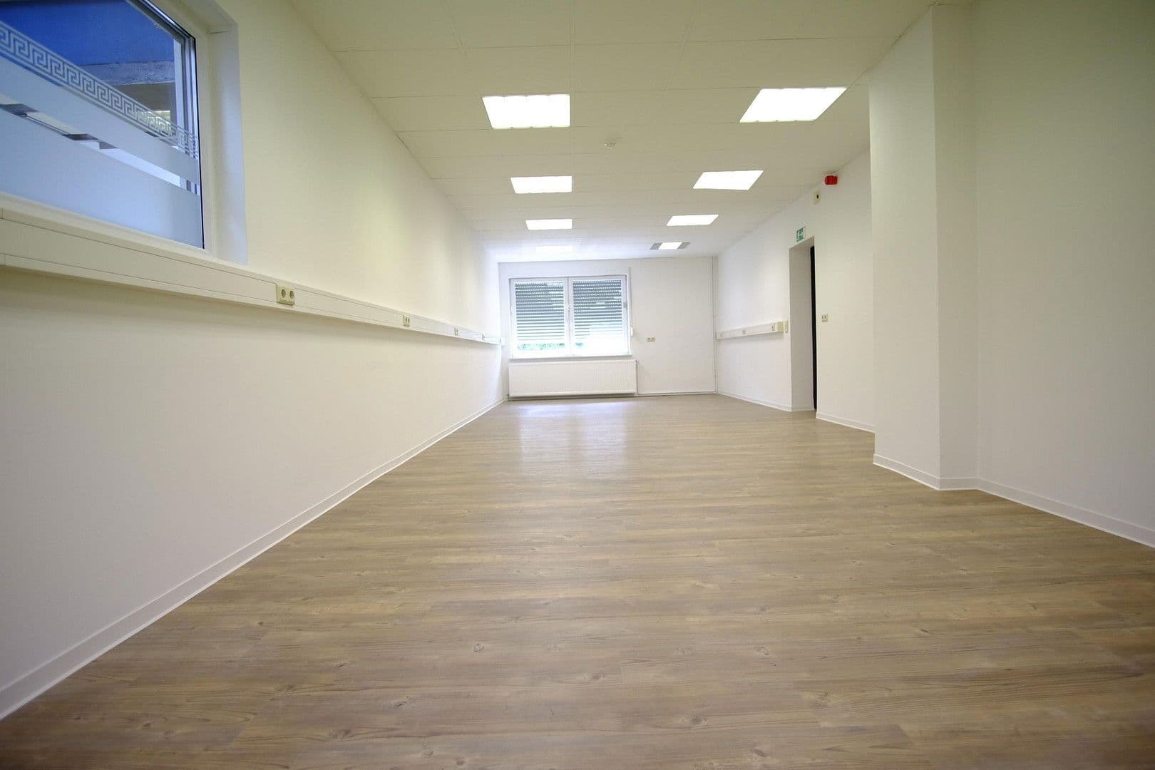 Pronájem nebytového prostoru 437 m², Westendorfstr. 41, Dortmund - Aplerbeck, Severní Porýní-Vestfálsko Pronájem nebytového prostoru 437 m², Westendorfstr. 41, Dortmund - Aplerbeck, Severní Porýní-Vestfálsko