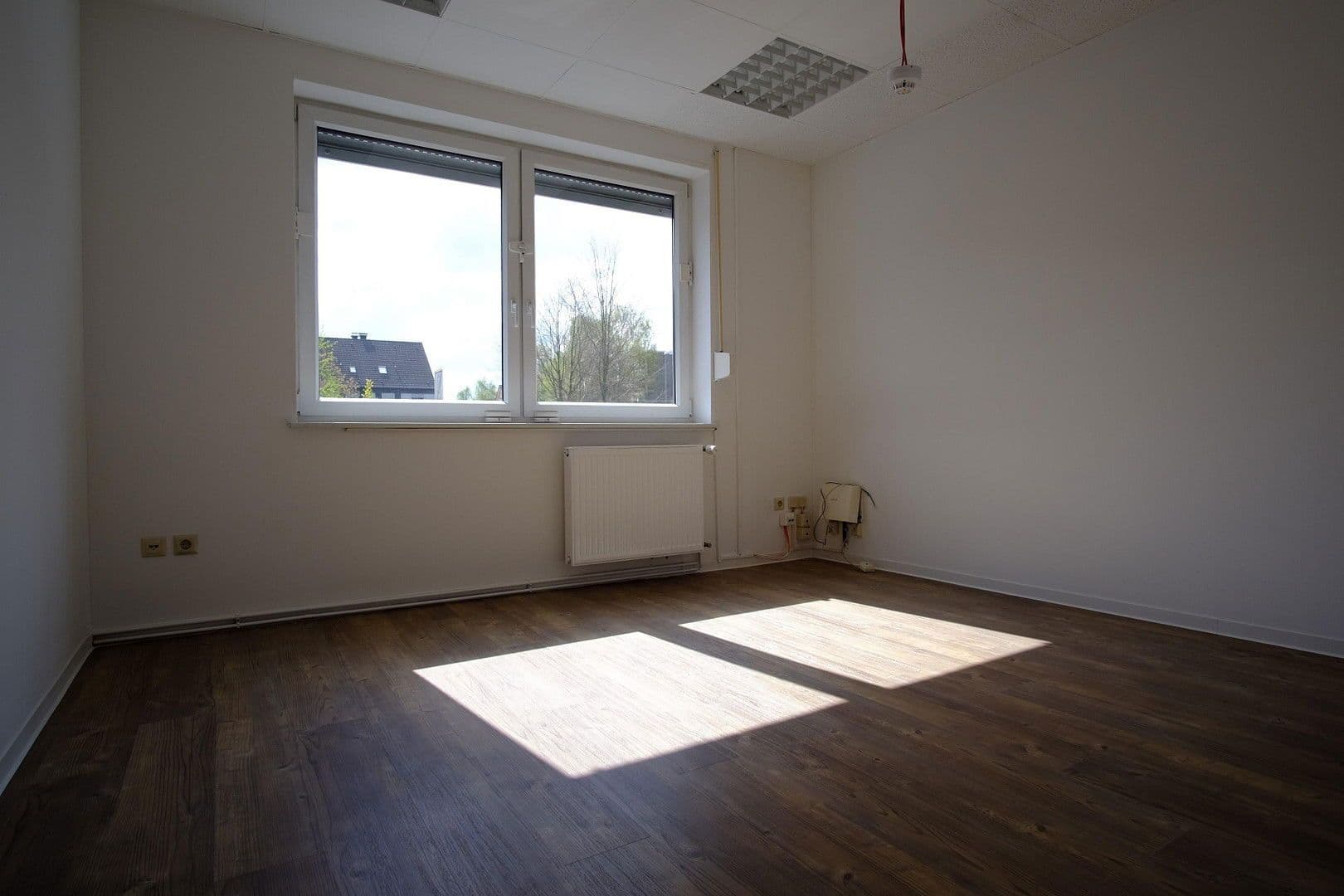 Pronájem nebytového prostoru 437 m², Westendorfstr. 41, Dortmund - Aplerbeck, Severní Porýní-Vestfálsko Pronájem nebytového prostoru 437 m², Westendorfstr. 41, Dortmund - Aplerbeck, Severní Porýní-Vestfálsko